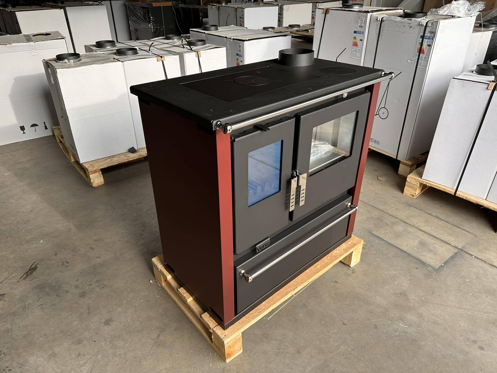 - Verso CS Plus Inox Küchenofen Kaminofen Holzherd 7.7 kW - Rote Seitenteile