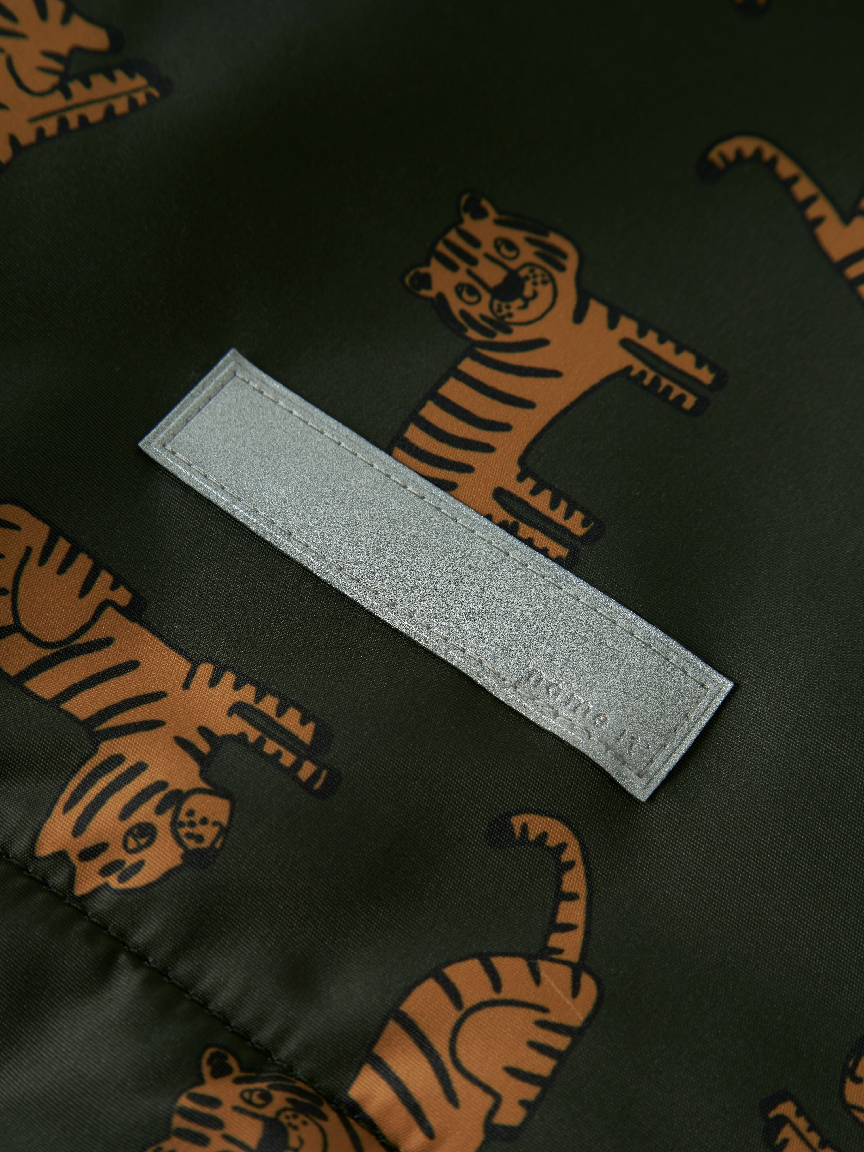 Outdoorjacke NAME IT "NMMMAX JACKET PA AOP NOOS", Jungen, Gr. 98, rosin aop:3 tiger, Web, Obermaterial: 100% Polyester, bedruckt, normal, elastischer Bund, Jacken Outdoorjacke, Kunstfaser, wasserabweisend, mit abnehmbarer Kapuze rosin aop:3 tiger 98