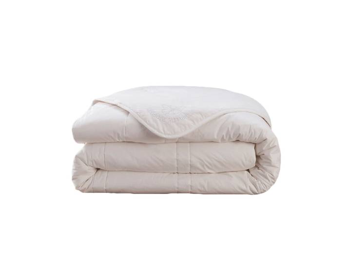 Couette garnissage 100% soie légère 200x200 cm