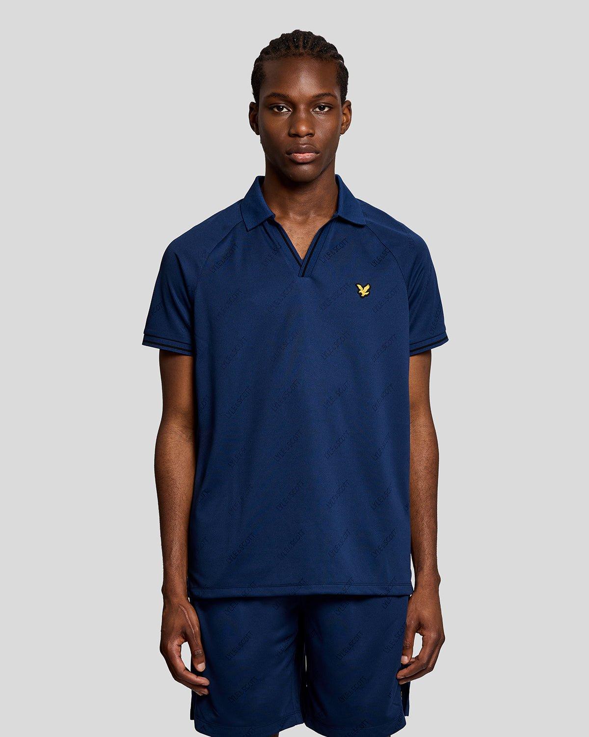 Sport Poloshirt mit geprägtem Fußball-Motiv