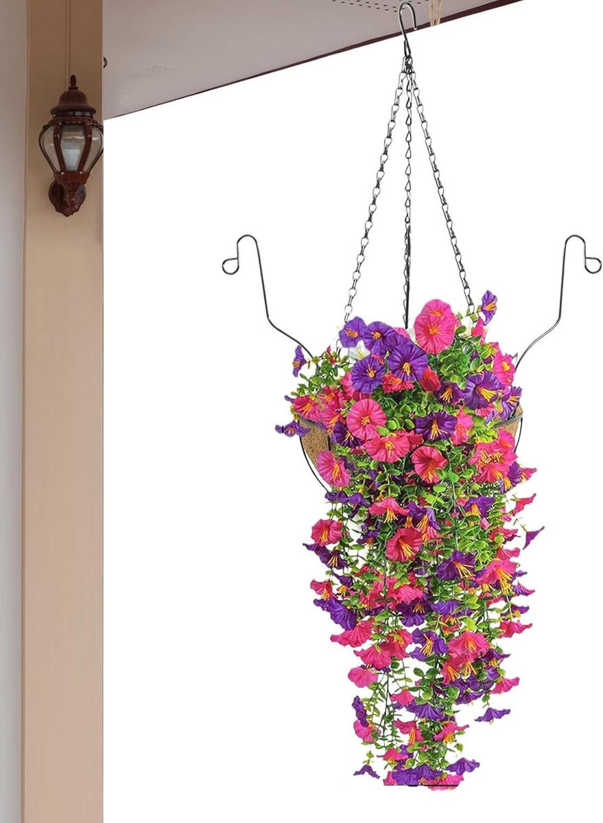 Hangende mand met kunstbloemen voor decoratie