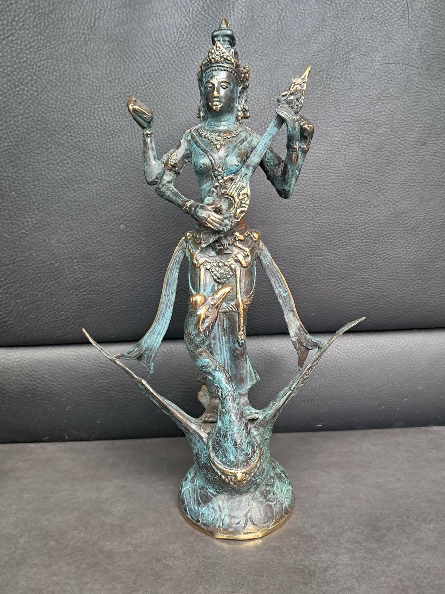 Bronzen standbeeld van de godin Saraswati, godin van kennis en wijsheid, voor decoratie