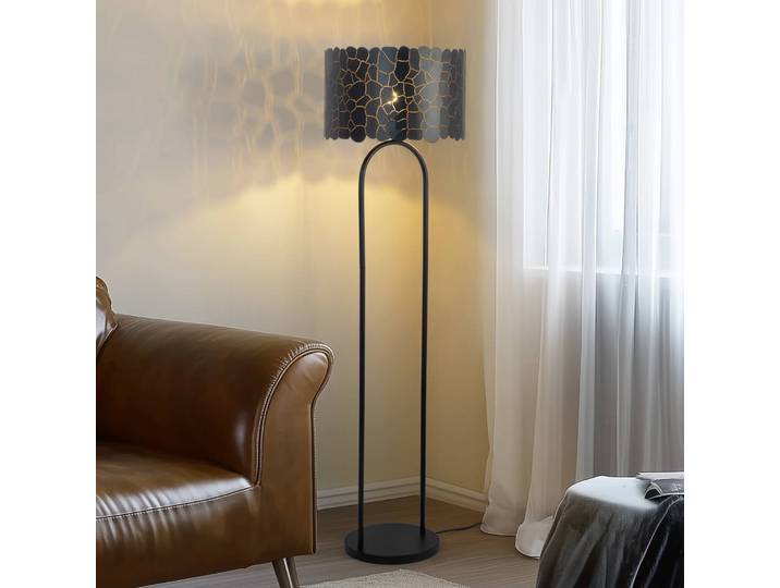 Stehlampe Aralena Lindby, schwarz, für Wohn- / Esszimmer, Metall, Modern