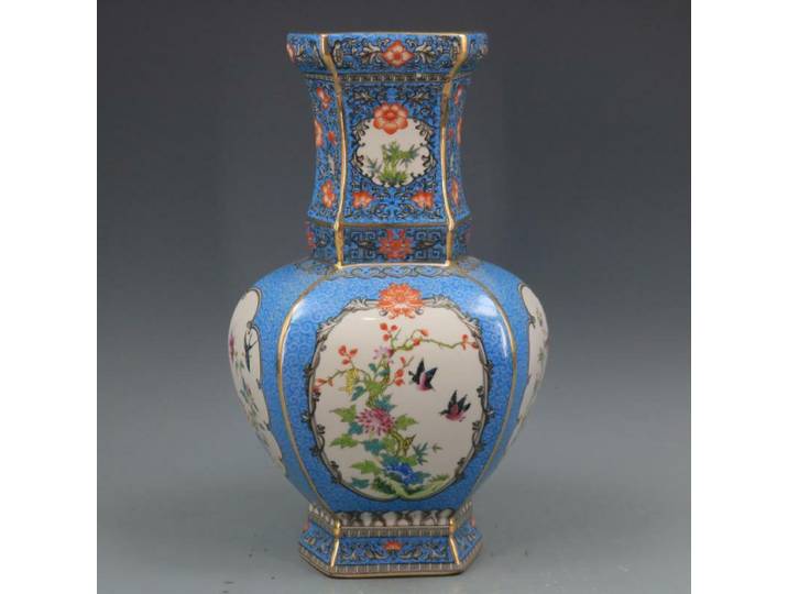 Vase chinois en porcelaine émaillée bleue, 10.6 pouces, Qing Qianlong, fleurs et oiseaux