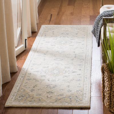 SAFAVIEH Handmade Micro-Loop Heidegunde Wool Rug