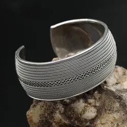 Drachensilber Gewölbter Armreif Silber fein verziert massiv 925 Silber Handarbeit - Silber