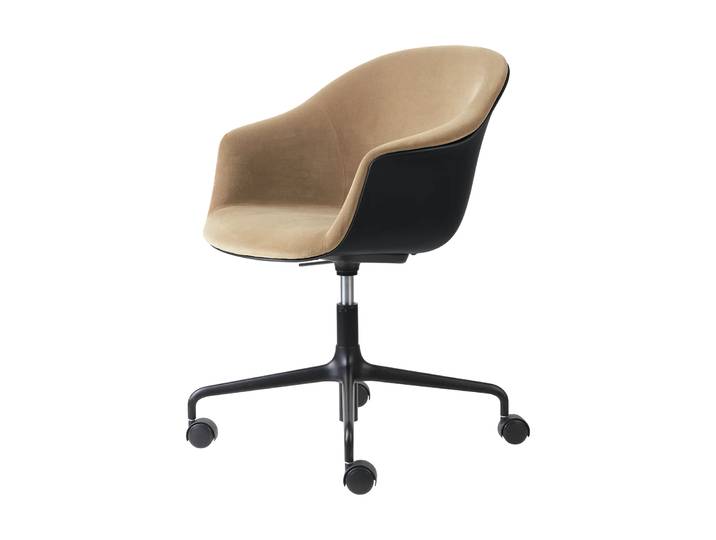 GUBI Chaise de bureau avant rembouré Bat Meeting Chair Dandy gubi 905 dune-noir-noir