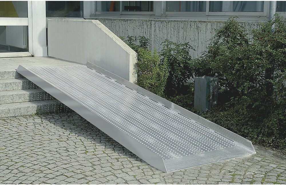kaiserkraft Treppenrampe, rutschfest, Tragfähigkeit 400 kg, LxB 3990 x 815 mm