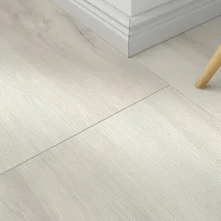 Laminat Palace Oak weiss – inkl. Dämmung & Fußleisten