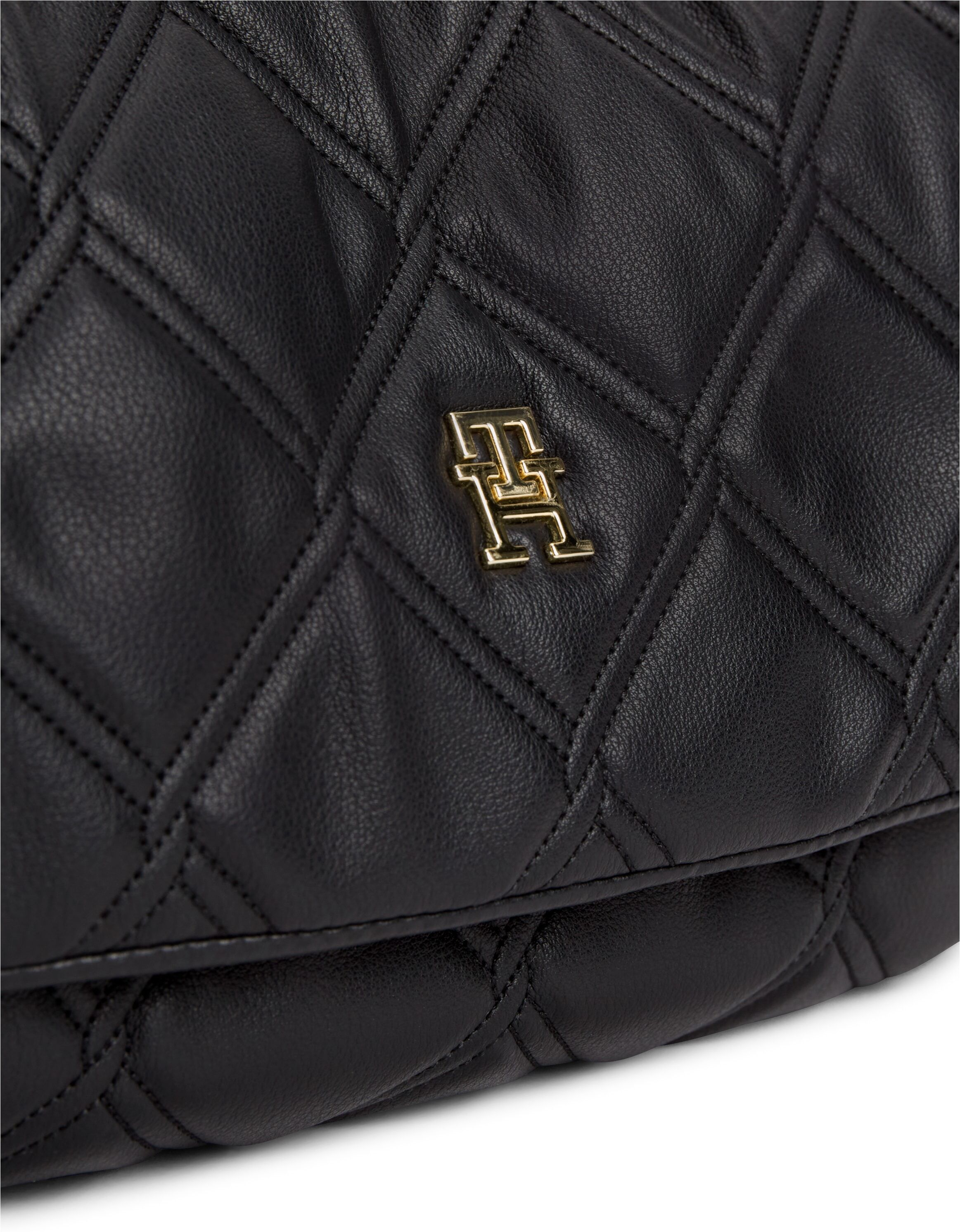 Schultertasche TOMMY HILFIGER "TH FEMININE SHOULDER BAG", Damen, Gr. B/H/T: 32cm x 18cm x 10cm, schwarz, Lederimitat, Taschen Schultertasche, Damen Umhängetasche, Tragetasche, mit goldfarbener Zierkette schwarz B/H/T: 32cm x 18cm x 10cm
