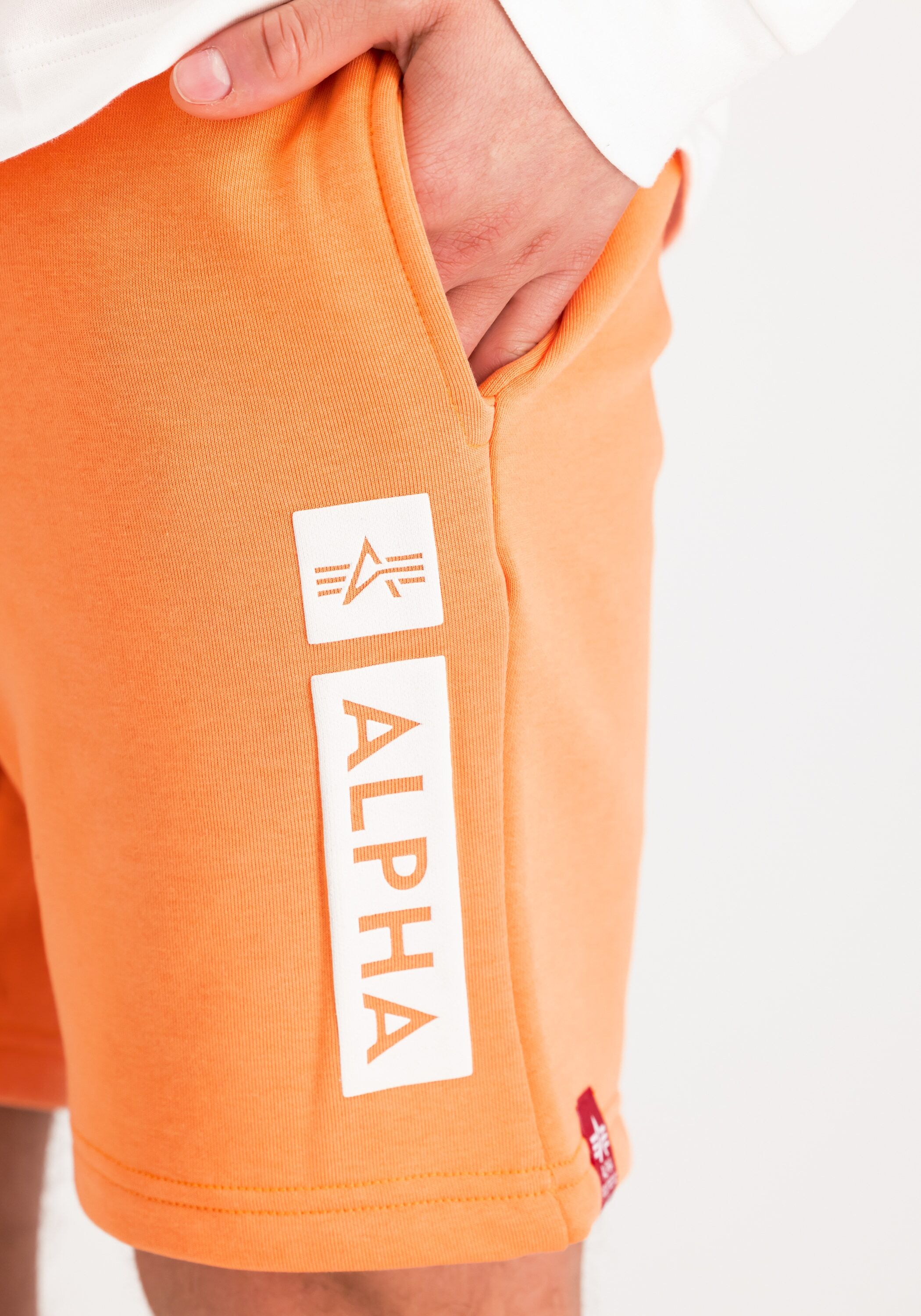 Shorts ALPHA INDUSTRIES "Puff Print Short", Herren, Gr. XS, Normalgrössen, orange (tangerine), Obermaterial: 80% Baumwolle, 20% Polyester, Hosen Shorts tangerine XS, Normalgrössen