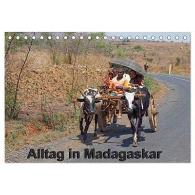 Alltag in Madagaskar (Tischkalender 2026 DIN A5 quer), CALVENDO Monatskalender