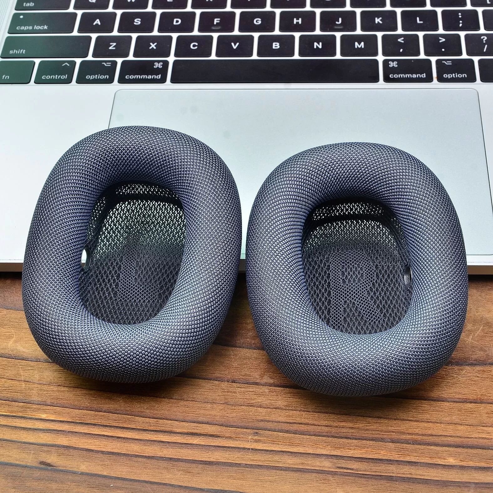 INF Ohrpolster für Apple AirPods Max, 2er-Pack Schwarz