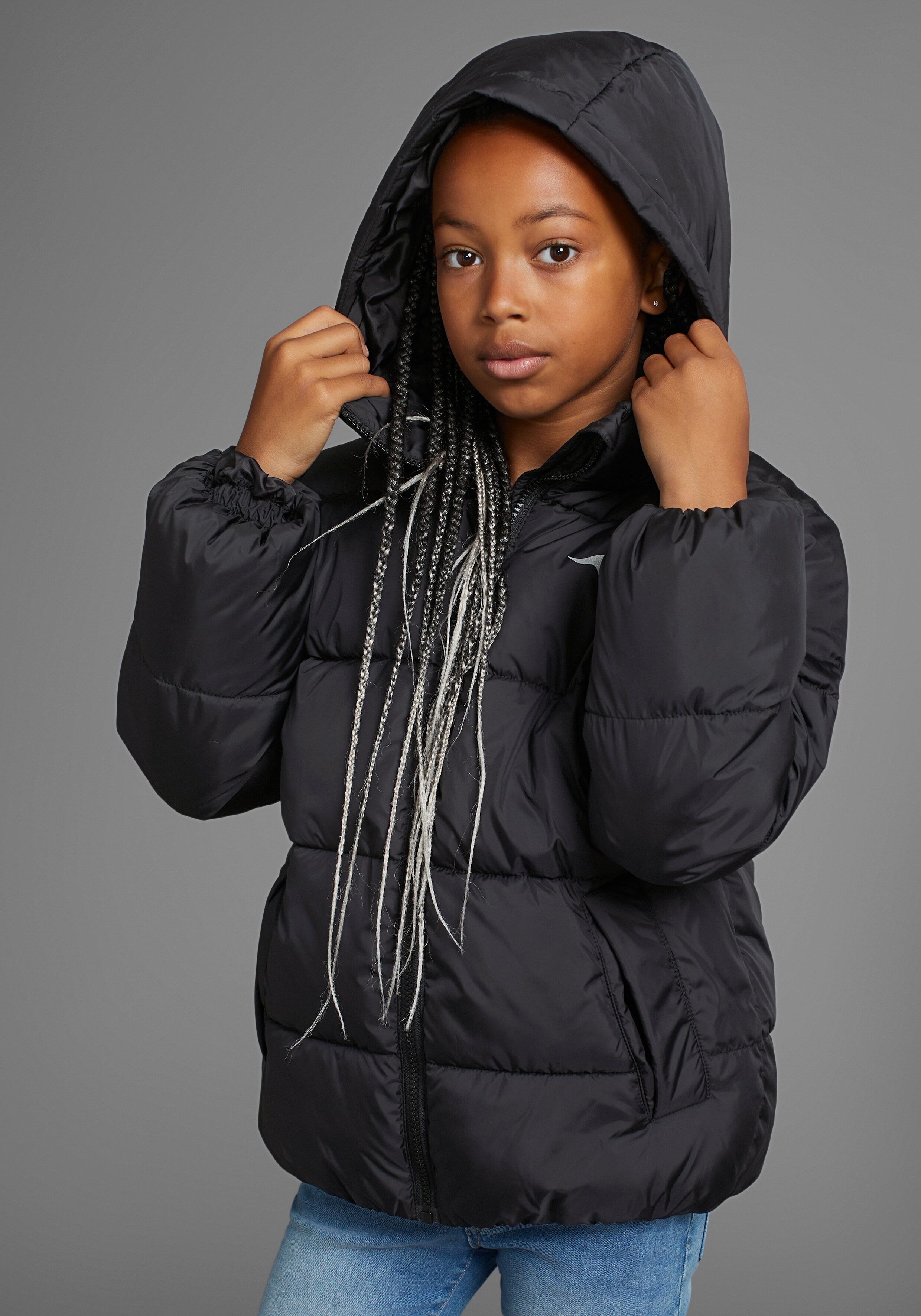 Winterjacke KANGAROOS "Outdoor Steppjacke mit KangaROOS Logo-Druck für Mädchen", Mädchen, Gr. 176/182, schwarz, Web, Obermaterial: 100% Polyester. Futter: 100% Polyester. Wattierung: 100% Polyester, bedruckt, Basic hüftlang, normaler Saum mit Gummizug, Ja