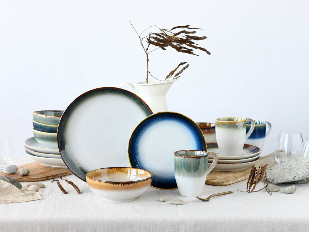 Creatable Cascade 16 Piece Bone China Dinnerware Set, Service for 4 Teal;Gold;Blue 16