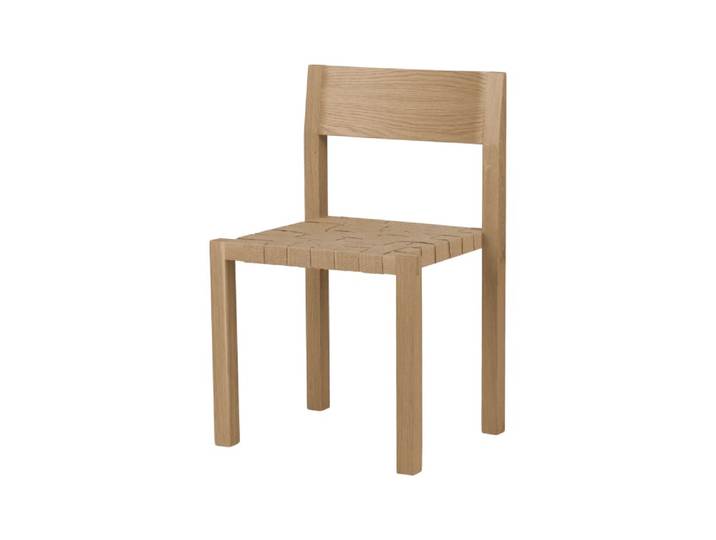 Chaise en chêne massif noo.ma, assise jute tressée.