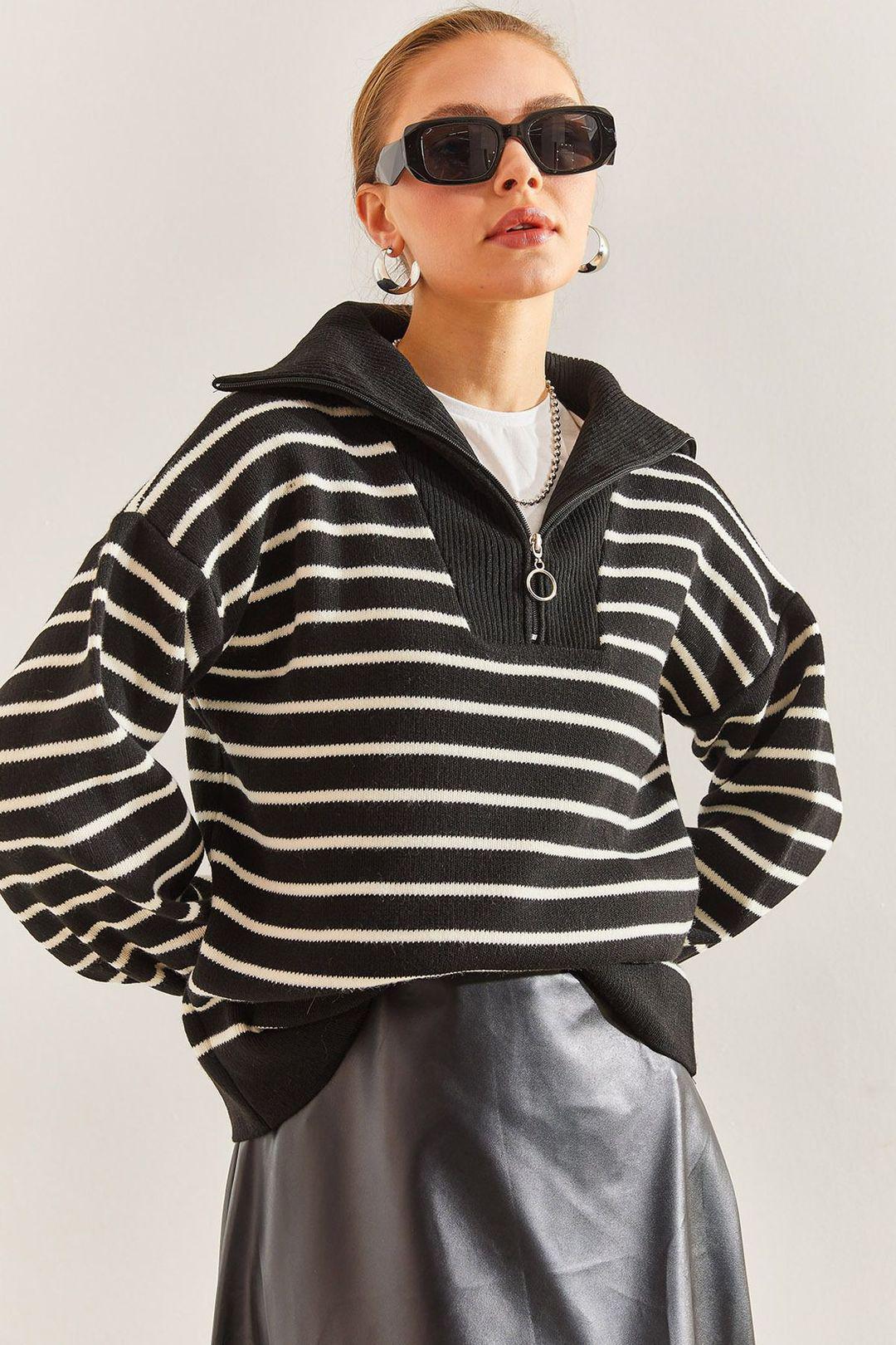 Gestreifter Boxy Crop-Pullover mit Reißverschlusskragen