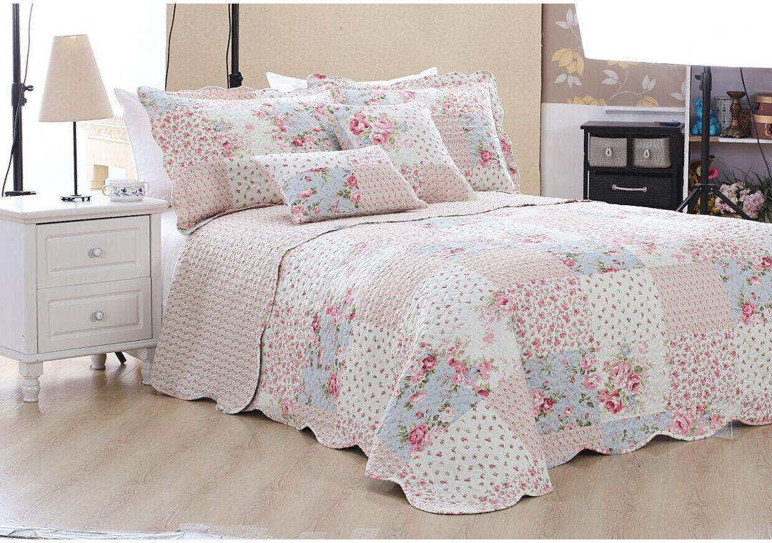 Brambly Cottage Vergas Microfiber Patchwork Bedspread with Pillowcases Meadow 255 x 275cm Bedspread - 2 Pillowcases