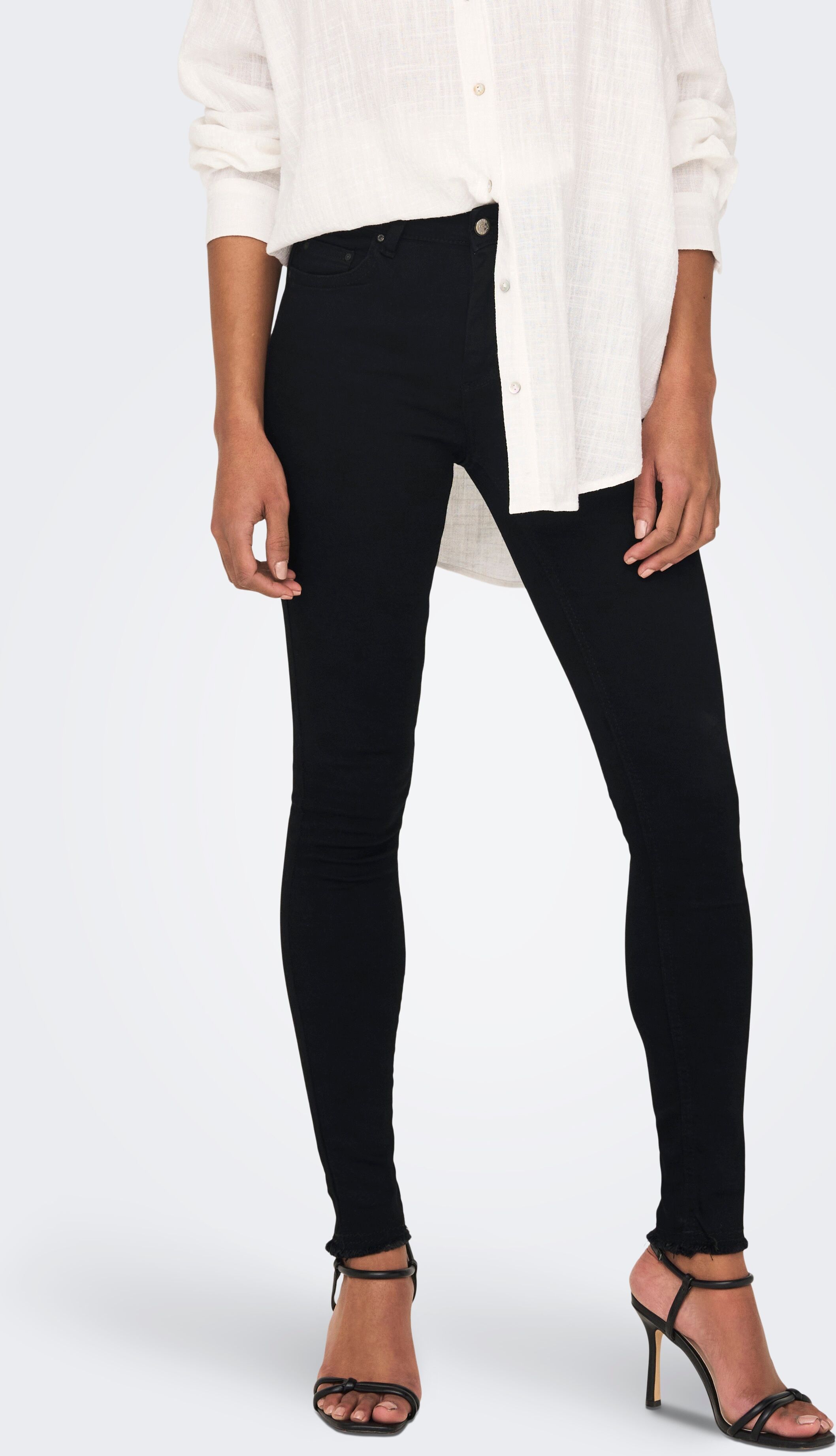 Ankle-Jeans ONLY "ONLBLUSH MID SK AK RW DNM REA2343 NOOS", Damen, Gr. M (38), Länge 34, schwarz (schwarz denim), Denim/Jeans, Obermaterial: 92% Baumwolle, 6% Polyester, 2% Elasthan, unifarben, skinny fit knöchellang, Jeans Ankle-Jeans, ausgefranste Säume