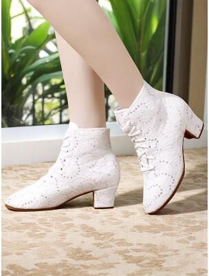 LightInthebox Women's White Lace-Up Performance Dance Boots with Rhinestone Accents - Vintage-Style Stage Shoes for Ballroom Shows, Costume Performances, and Theatrical Events
