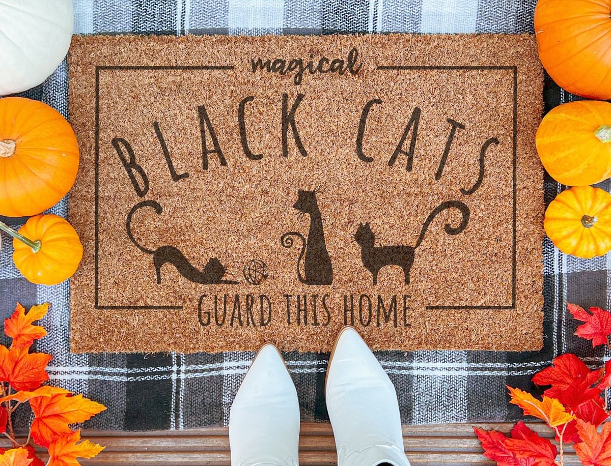 Stijlvolle Ingangsmat Black Cats Guard This Home - 90 x 60 cm