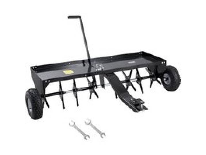 VEVOR Aerifizierer, 1500x980x885 mm, Rasenbelüfter zum Hinterherziehen mit Universalkupplung, Aufsitzmäher mit abwechselnd angeordneten Eisenspikes, Rasenlüfter für Gärten, Rasenflächen, Bauernhöfe