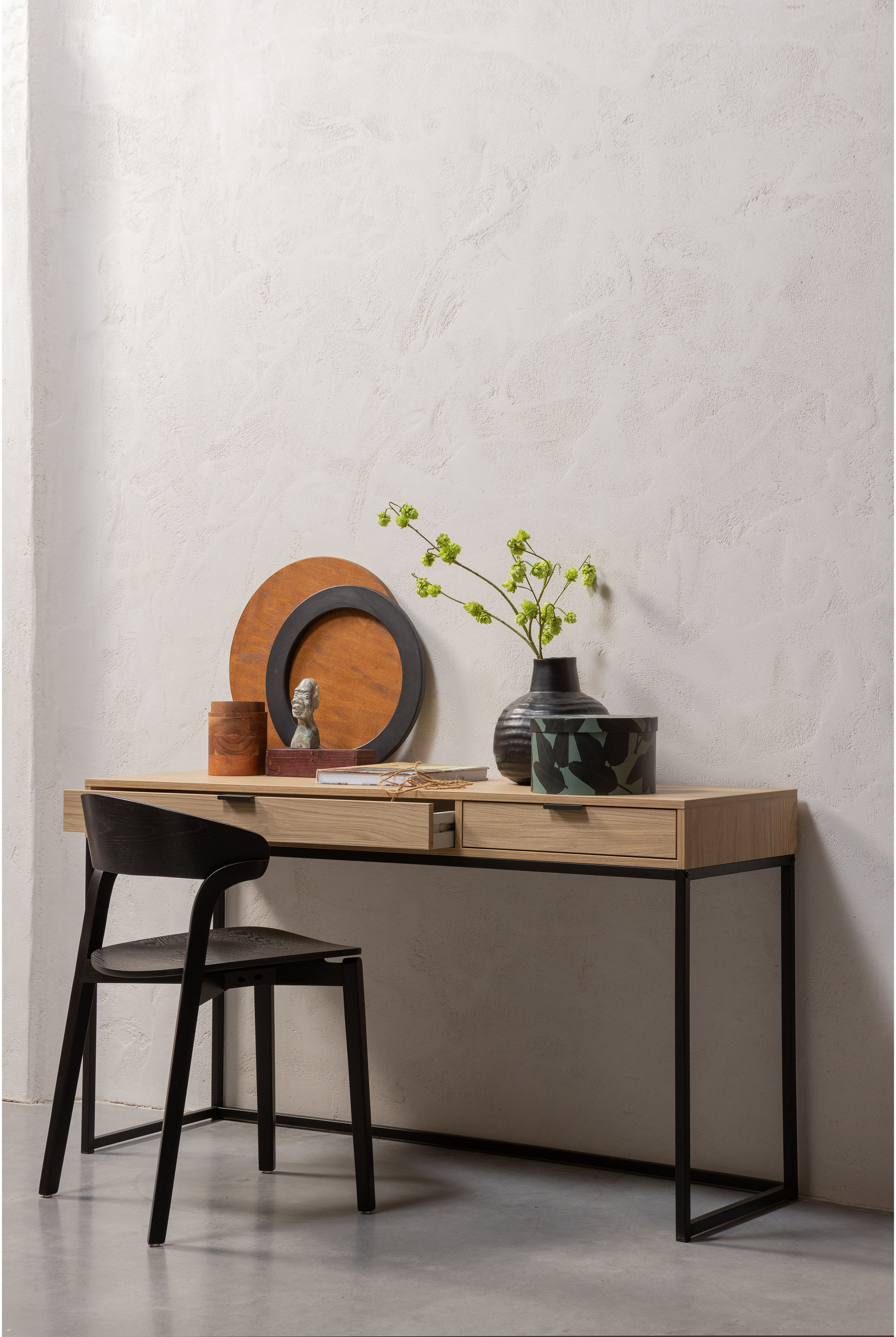 Schreibtisch WOOOD "Silas FSC-Eschenholz massiv mit Metallgestell H 75 x B 140 x T 44 cm", braun (natur, schwarz, natur), B:140cm H:74cm T:44cm, Tische, Schreibtisch, Tragkraft Deckfläche 35 kg, kratz- und hitzebeständige Oberfläche