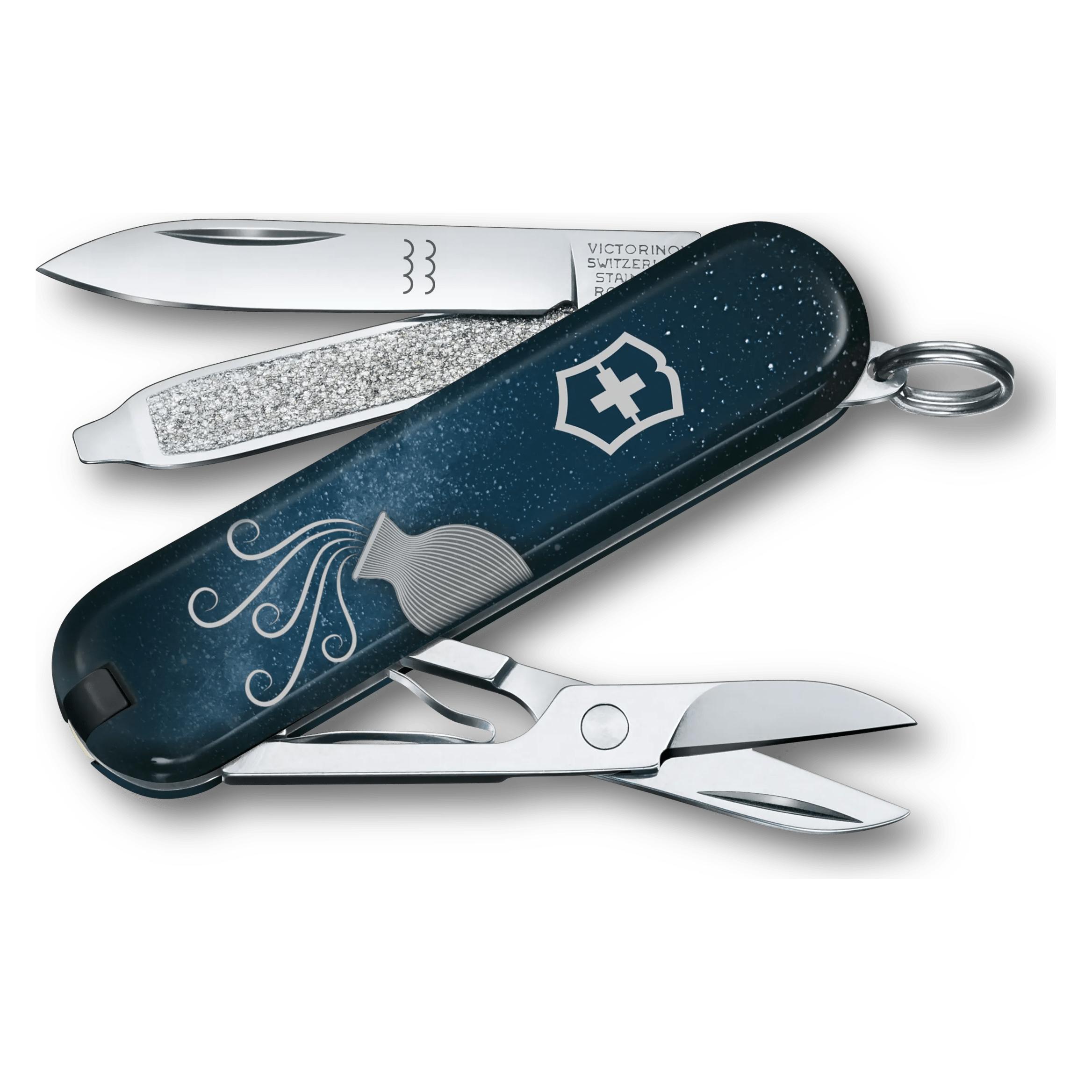 Victorinox Classic SD Sternzeichen, 58 mm, Wassermann (0.6223.2AQU)