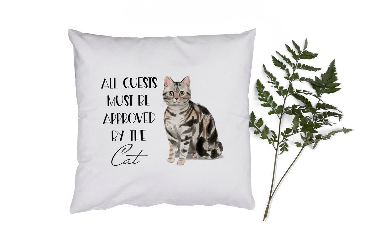 Sierkussen met kattenquote All guests must be approved by the cat - 60 x 60 cm
