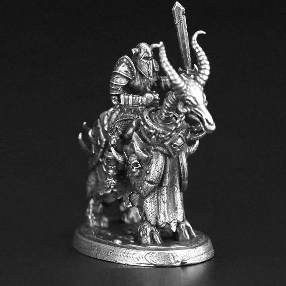 Soldiers Beast Battle Undead Warriors Miniature Beeldjes van Antiek Koper en Messing, L: 5,2 cm x B: 3,9 cm