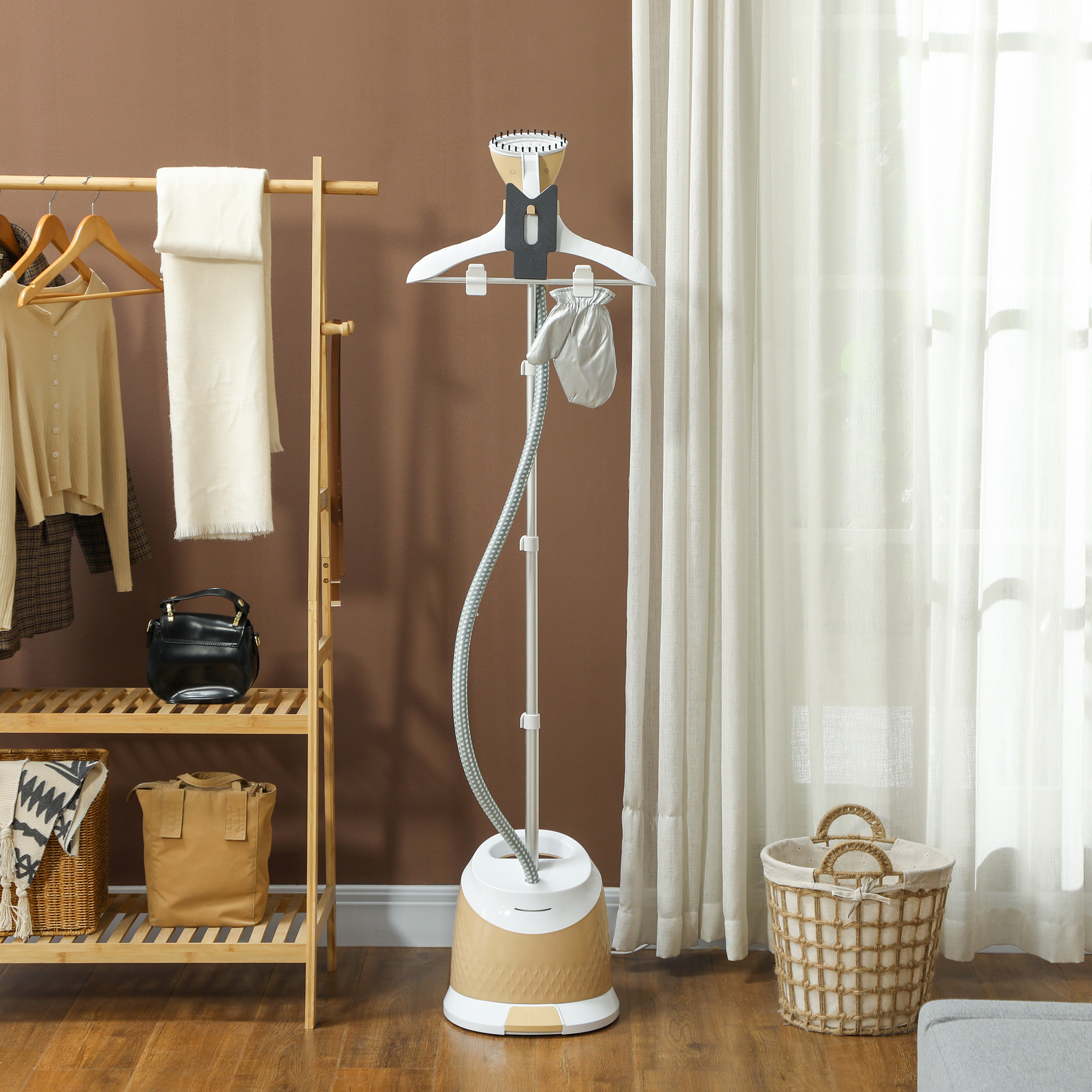 Homcom Ferro da Stiro Verticale a Vapore 1800W con Serbatoio 1.8L, Altezza Regolabile e Accessori, Oro