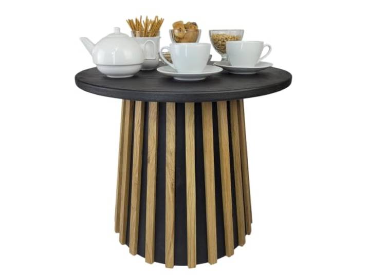 kadamahu Runder Couchtisch mit schwarzer Eichenplatte und Lamellen 55x47 cm Komplett montiert; Platte Ø55 cm, Höhe 47 cm, Platte und Lamellen aus massiver Eiche, 4 Gleiter schützen den Boden.