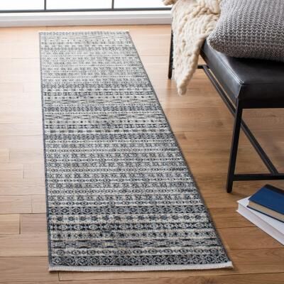 SAFAVIEH Herat Miriyam Traditional Rug