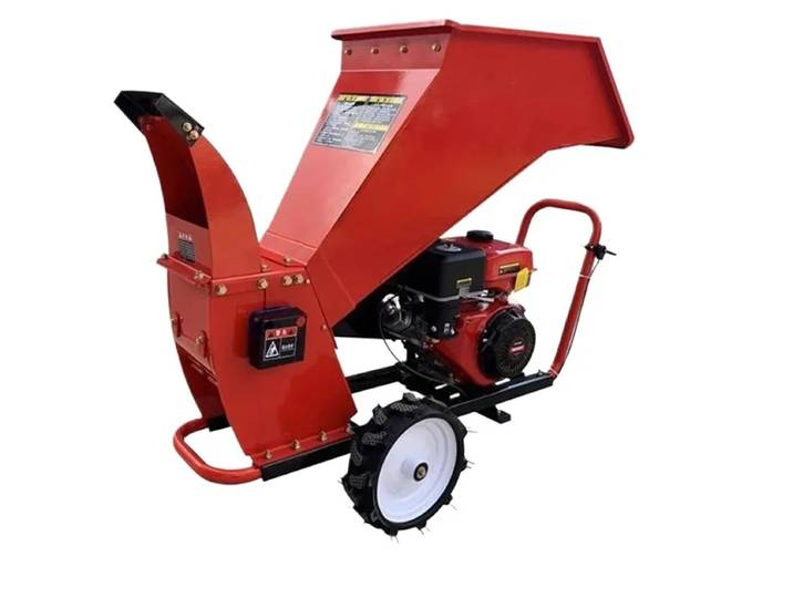 Broyeur de branches mobile diesel, broyeur de branches de jardin, broyeur de bois, de rames de vigne, de pailles, déchiqueteurs de bois, déchiqueteurs de souches, broyeurs de déchets