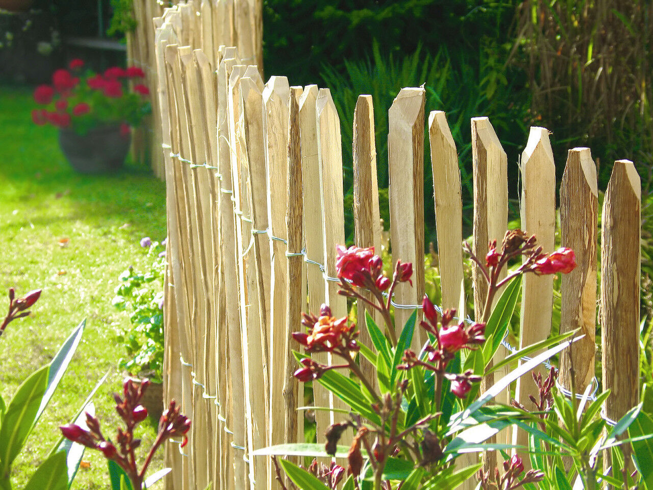Floraworld Gartenzaun Haselnuss 5 m x 90 cm Lattenabstand 4-5 cm natur