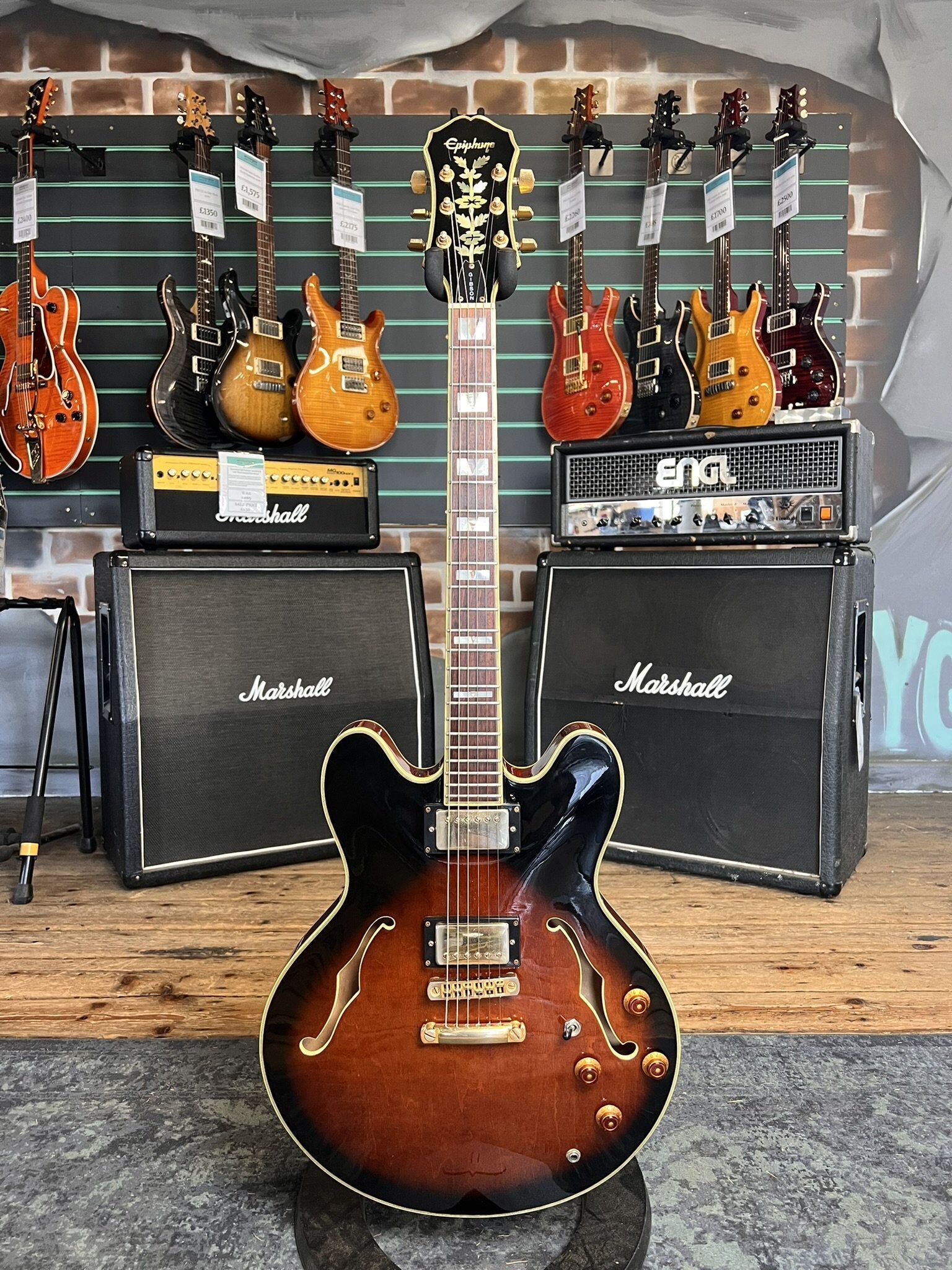 Epiphone Sheraton II Vintage Sunburst 1996 Semi-Hollow Electric Guitar   Vintage Sunburst - Refurbished