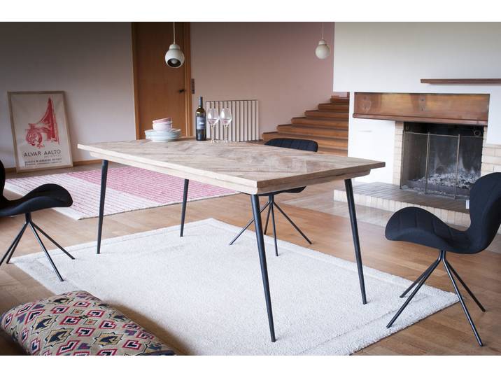 Table scandinave en bois massif à pieds compas Tongeren