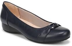 Women's Daniela Ballet Flat by LifeStride in Lux Navy (Size 5 M)