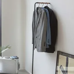 Yamazaki Home Garderobenständer zum Anlehnen Kleiderständer Japan Design schwarz 38x160cm