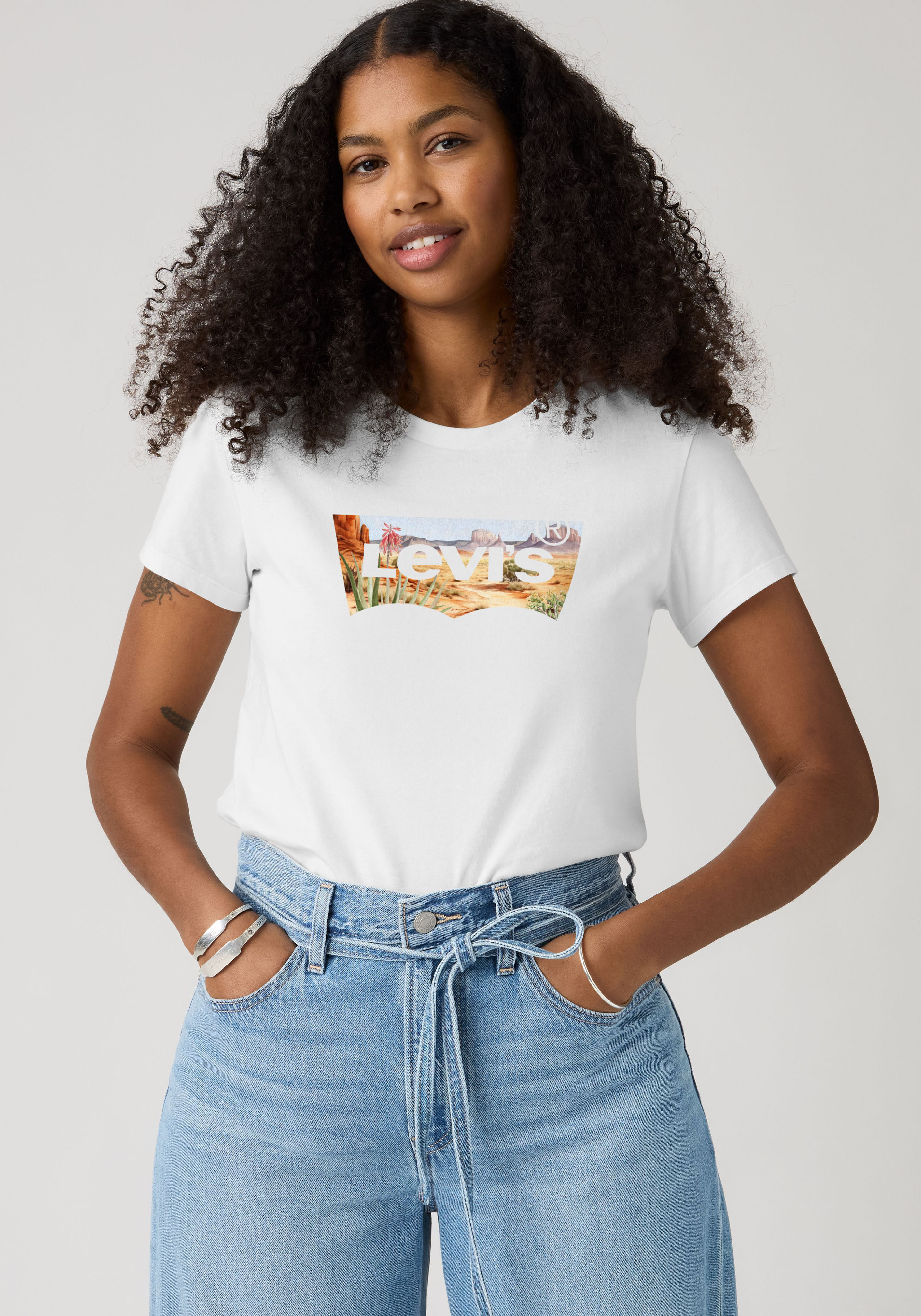 Rundhalsshirt LEVI'S "THE PERFECT TEE", Damen, Gr. L, weiss (lse the perfect tee cactus woodpecker bw fill hellweiß), Jersey, Obermaterial: 100% Baumwolle, figurbetont hüftlang, Rundhals, Shirts Rundhalsshirt, mit Logo im Metallic-Holo Print lse the perfe