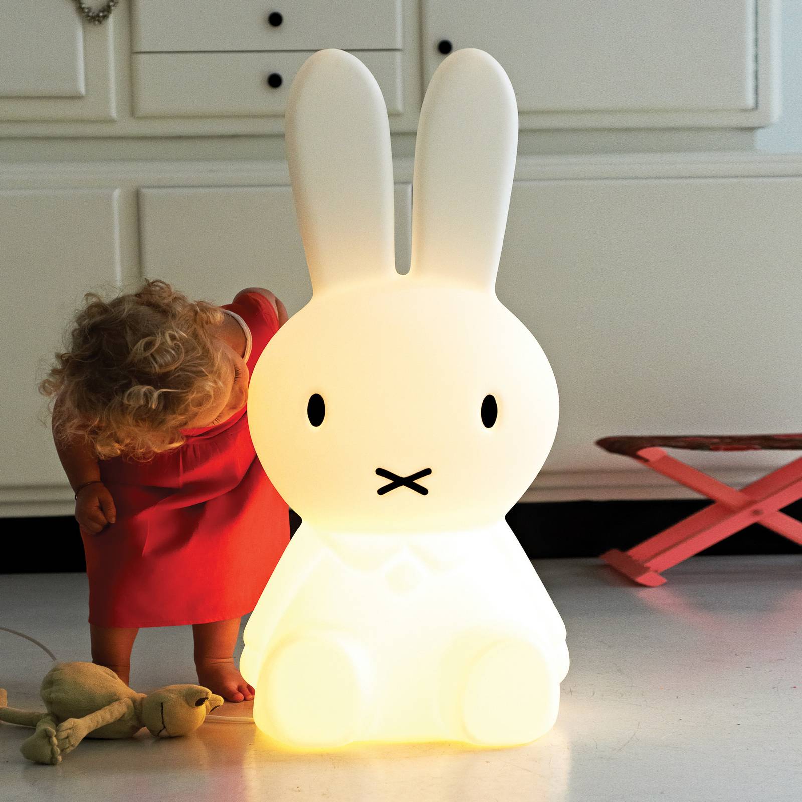 Mr Maria Stehlampe Miffy, dimmbar, weiß / opal, für Kinderzimmer, Kunststoff