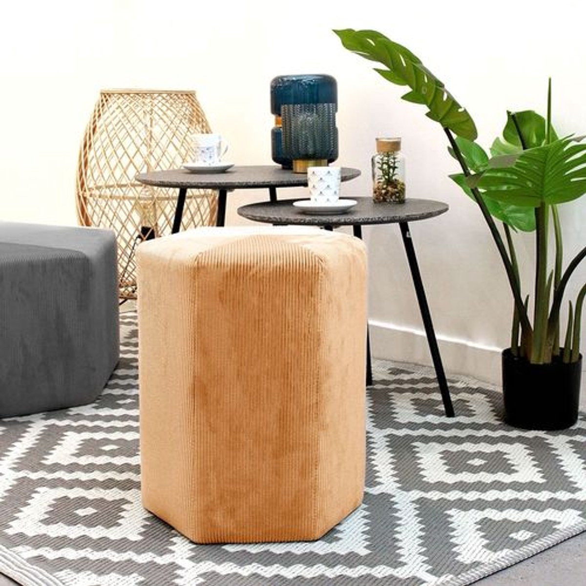 Velvet Design Poef Mosterdgeel - B: 35 cm, H: 35 cm