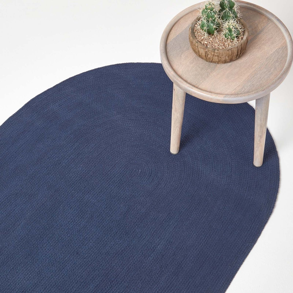 Homescapes Handgeweven ovaal gevlochten vloerkleed in donkerblauw van katoen