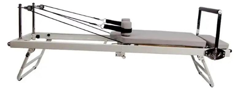 Pilates Reformer - Fitnessgerät mit klappbarem Design und einstellbarem Widerstand für das Training der Körpermitte