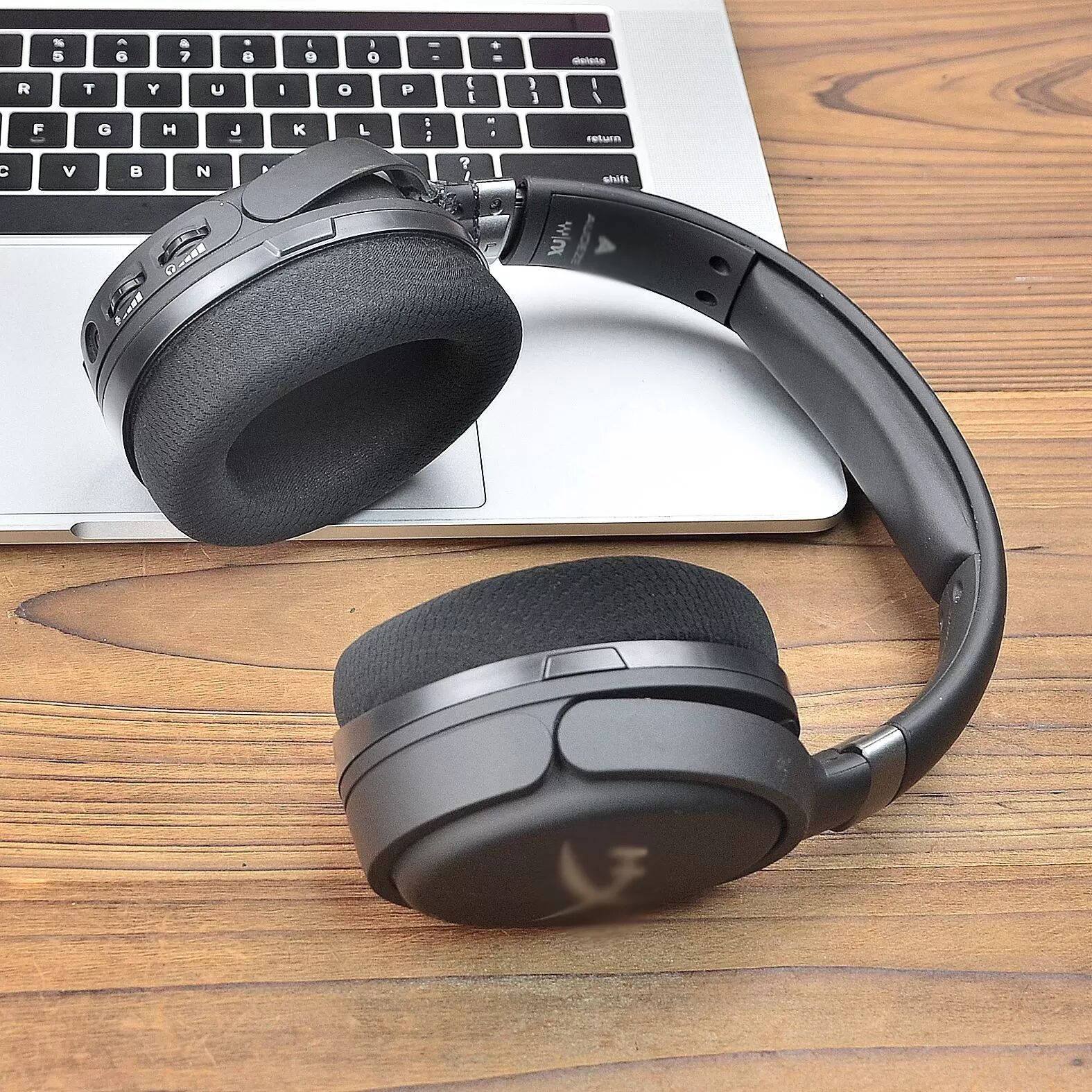 INF 2 Pièces Coussinets d'Oreilles en Maille Football pour Audeze Penrose & Mobius, Kingston Nighthawk, HyperX Orbit S