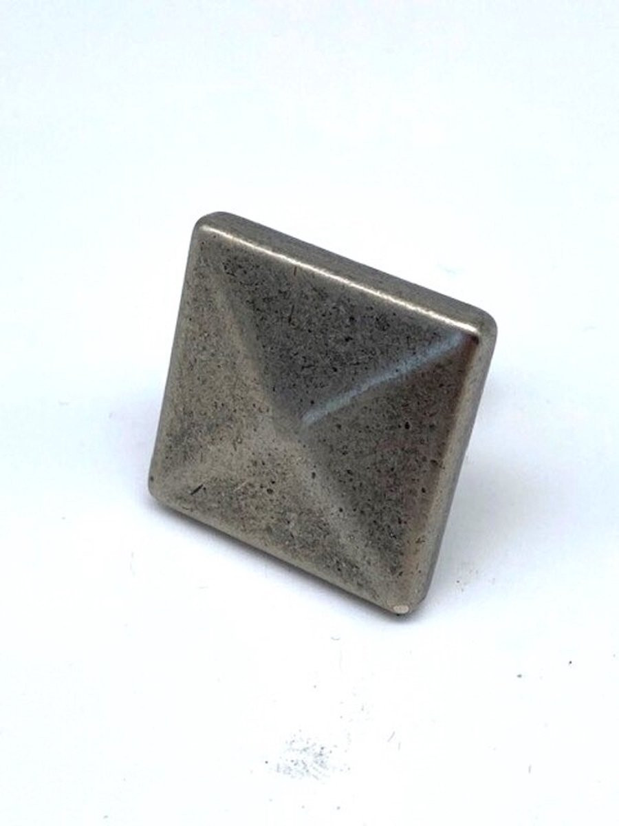 Giusti Knop Nikkel Vierkant 24mm