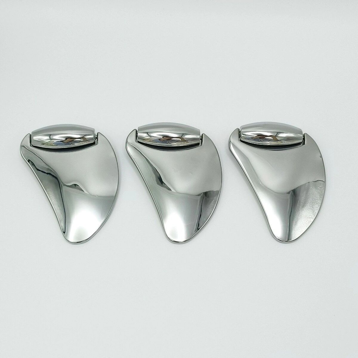 INF 2-in-1 Zinklegierung Gua Sha Roller Gesichts-Massagegerät – Silber, Gebogenes Horn für Lifting & Glatter Roller