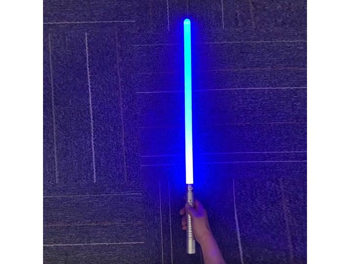 Sabre laser RGB 75 cm, 7 couleurs changeantes, poignée métallique, épée laser lourde pour duels, effets sonores et lumineux, décoloration à collision, accessoires de cosplay
