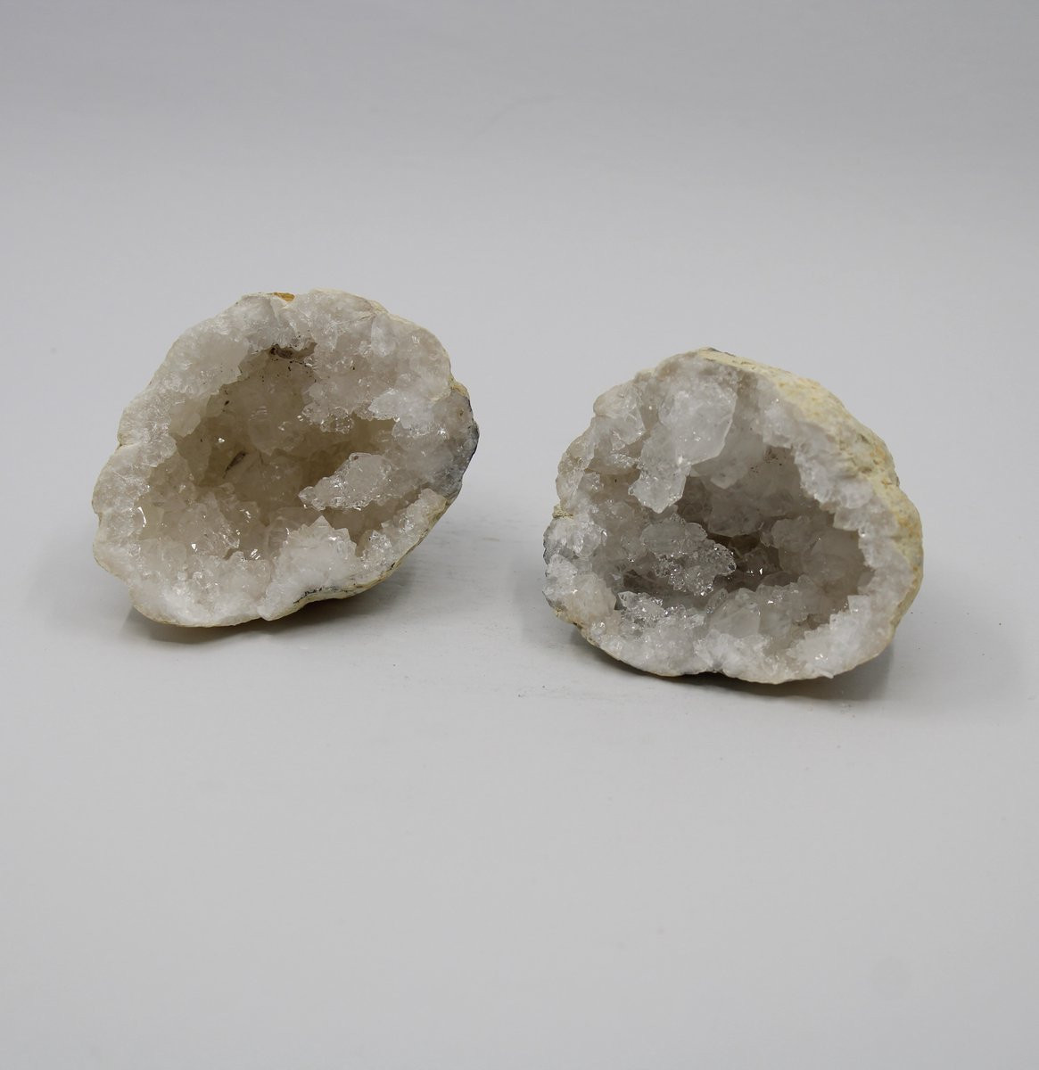 Bergkristal geopende geode edelsteen