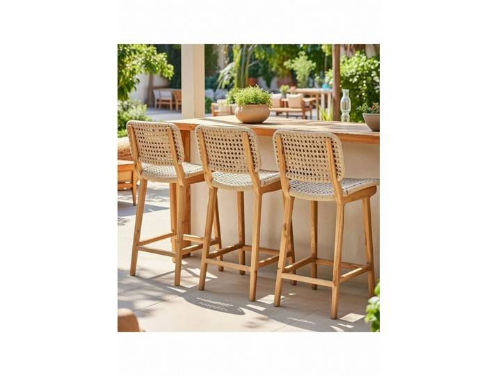 JVmoebel Barhocker Stimmungsvolles Design Barhocker aus Holz mit Rattanbespannung